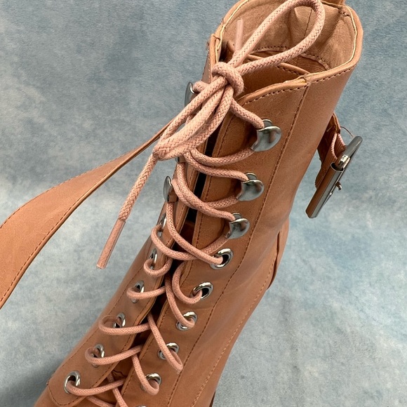 Urban Outfitters Kennedy Lace Up Boot 10 - Picture 13 of 13